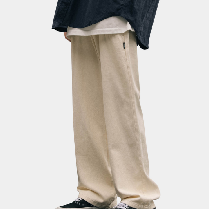 Stylish baggy jeans with an ultra-comfortable fit for men