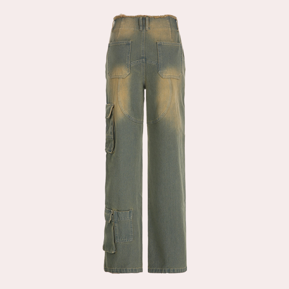 Stylish oversize cargo jeans for women