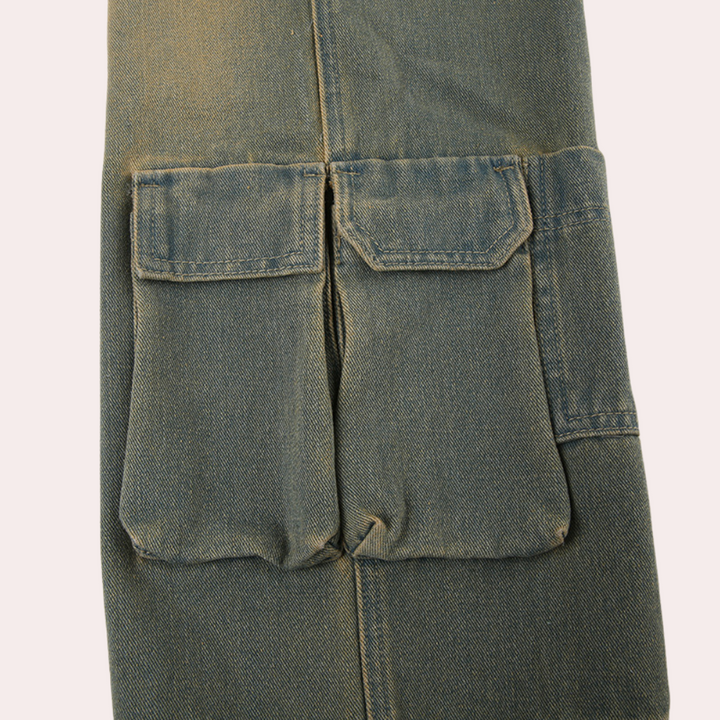 Stylish oversize cargo jeans for women