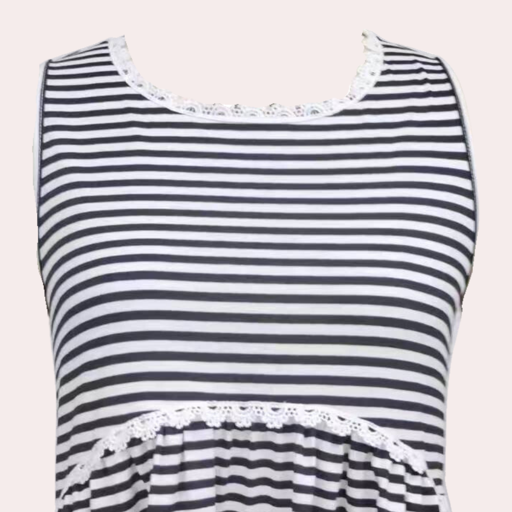 Elegant women's classic striped T-shirt in timeless knitwear
