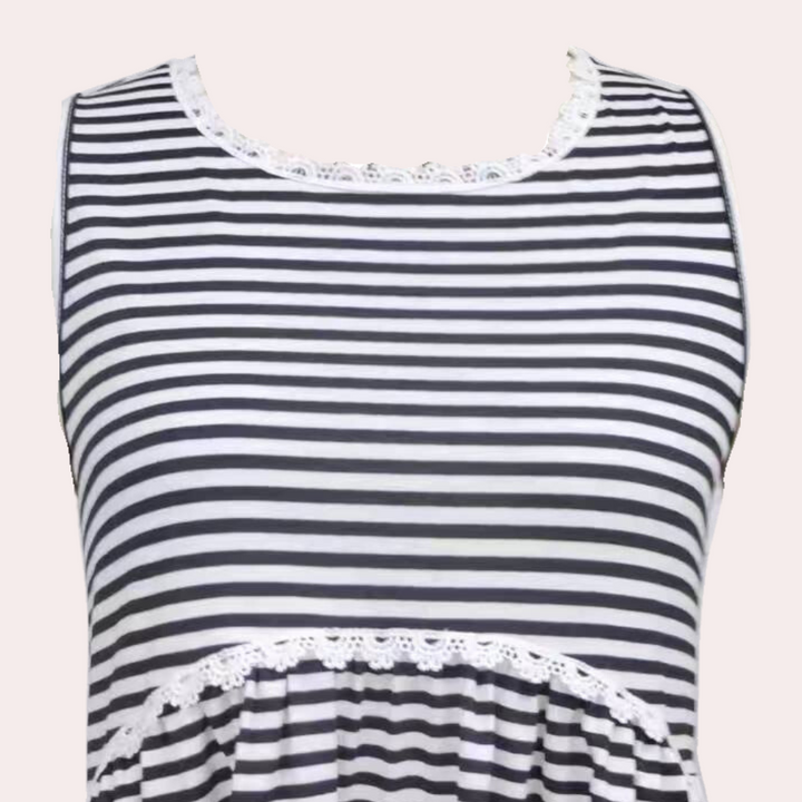 Elegant women's classic striped T-shirt in timeless knitwear
