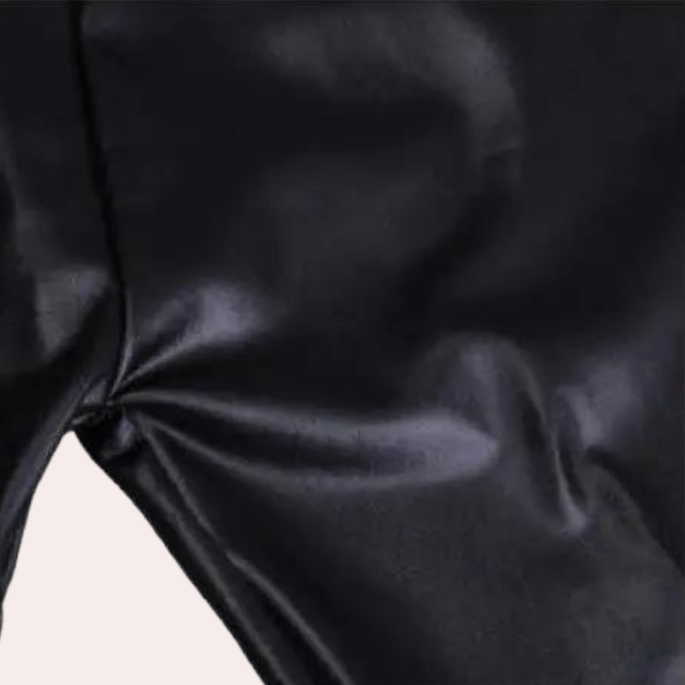 Stylish women's high-waisted trousers for a fashionable and elegant look