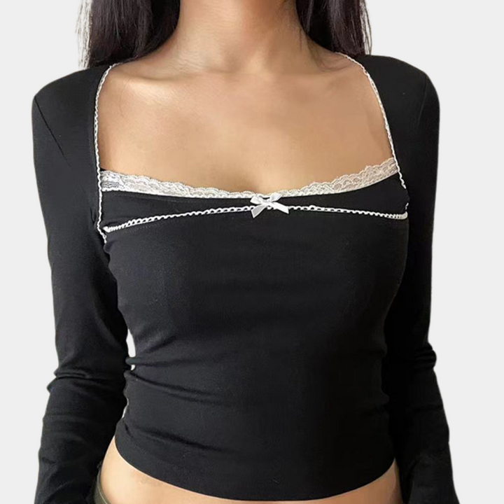 Elegant women's blouses: everyday chic and style