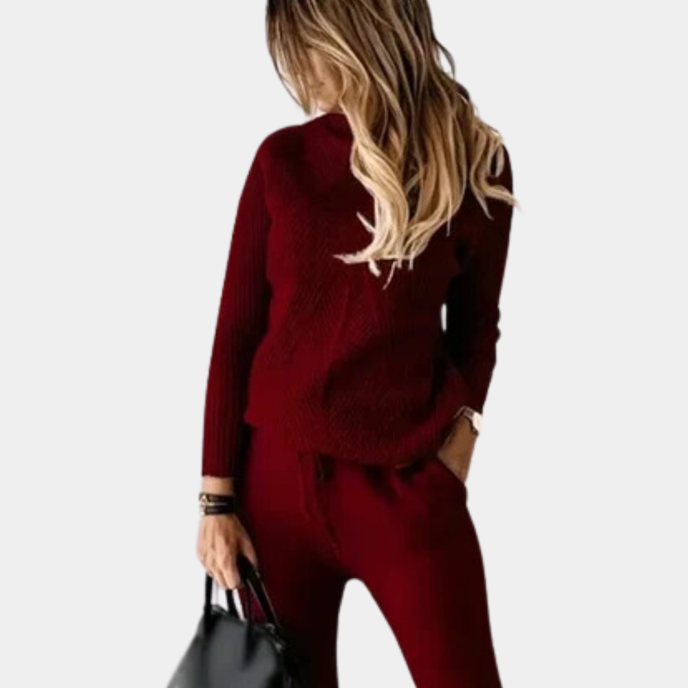 Elegant two-piece knitted set for women