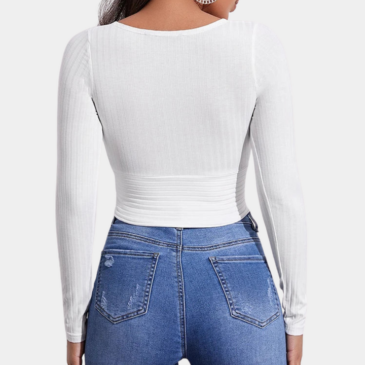 Stylish women's long-sleeved crop top