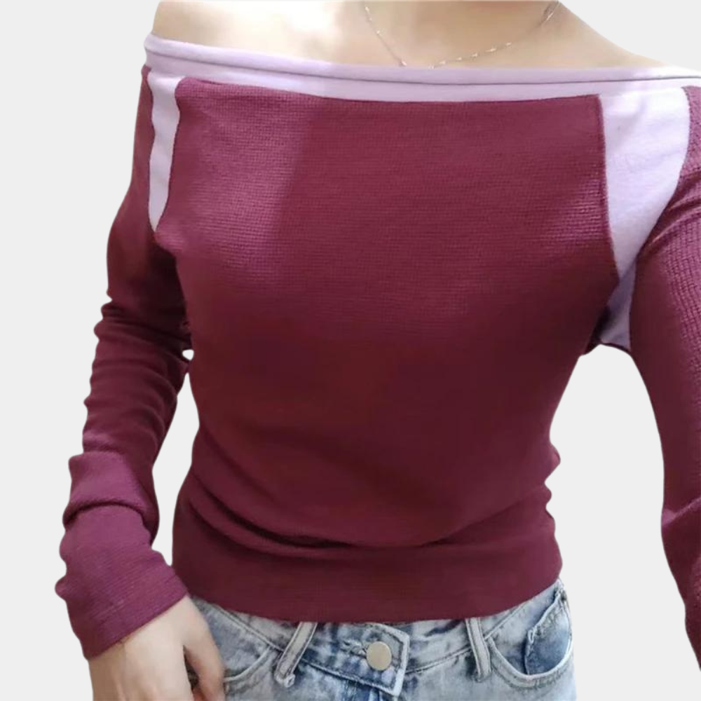 Stylish top with open shoulders and elegant long sleeves