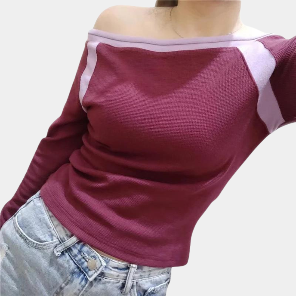 Stylish top with open shoulders and elegant long sleeves