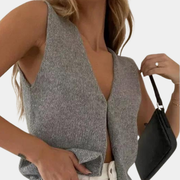 A stylish and elegant blouse perfect for all occasions!