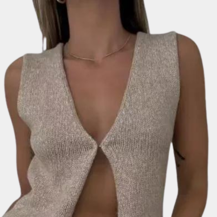 A stylish and elegant blouse perfect for all occasions!