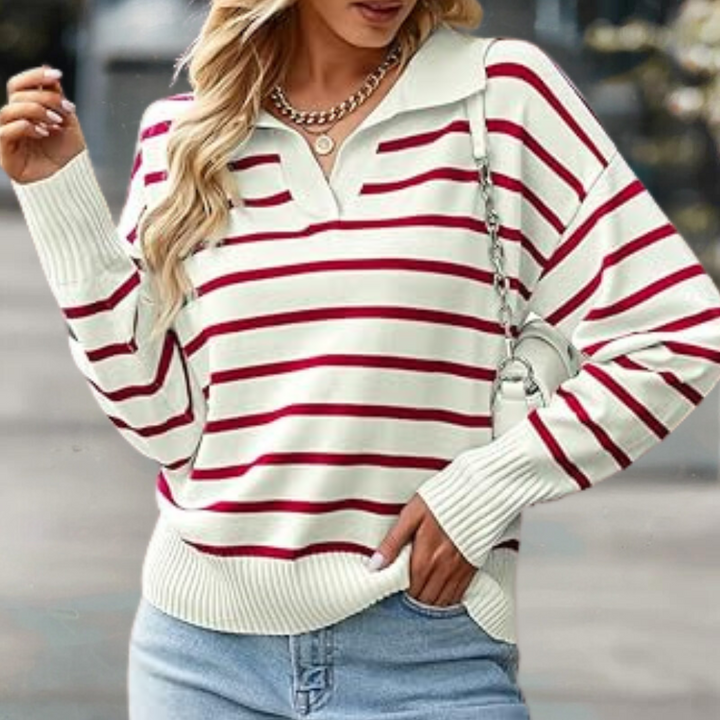 Stylish women's jumper in fashionable checked pattern