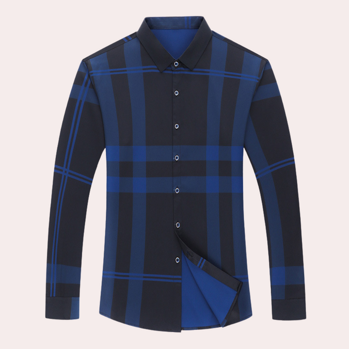 Elegant men's polo shirt in fashionable checked pattern