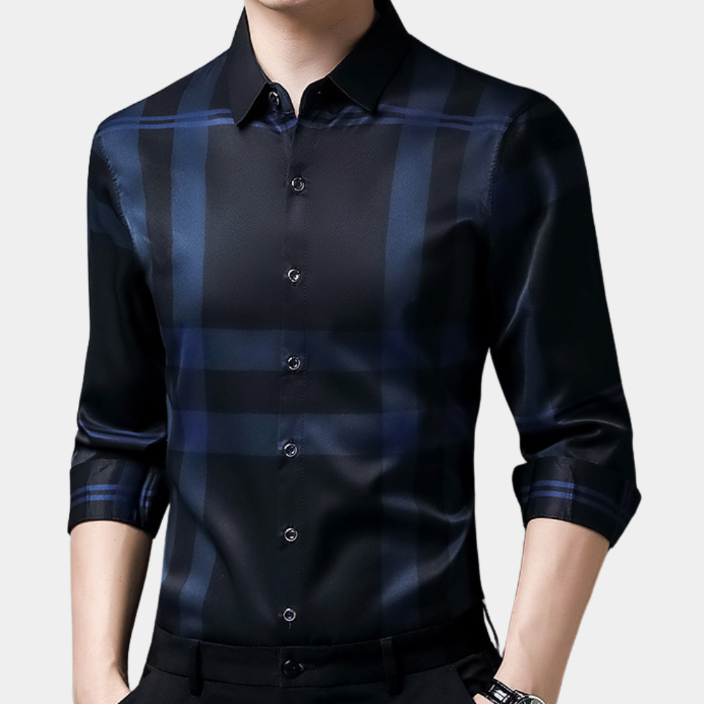 Elegant men's polo shirt in fashionable checked pattern
