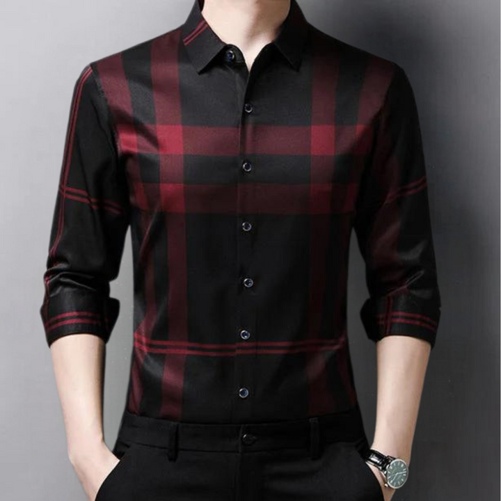Elegant men's polo shirt in fashionable checked pattern