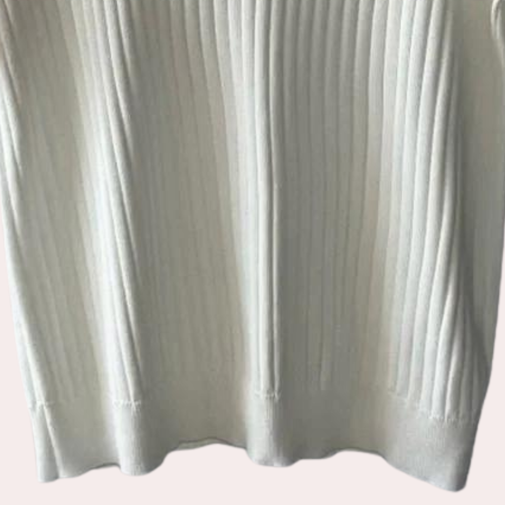 A stylish men's short-sleeved shirt - perfect for summer!