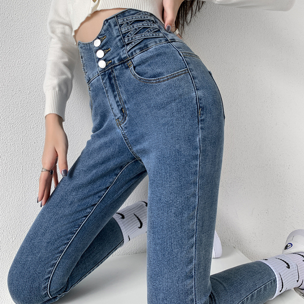 Elegant women's jeans with fashionable high rise