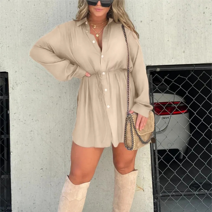 Elegant women's set with fashionable top and stylish shorts