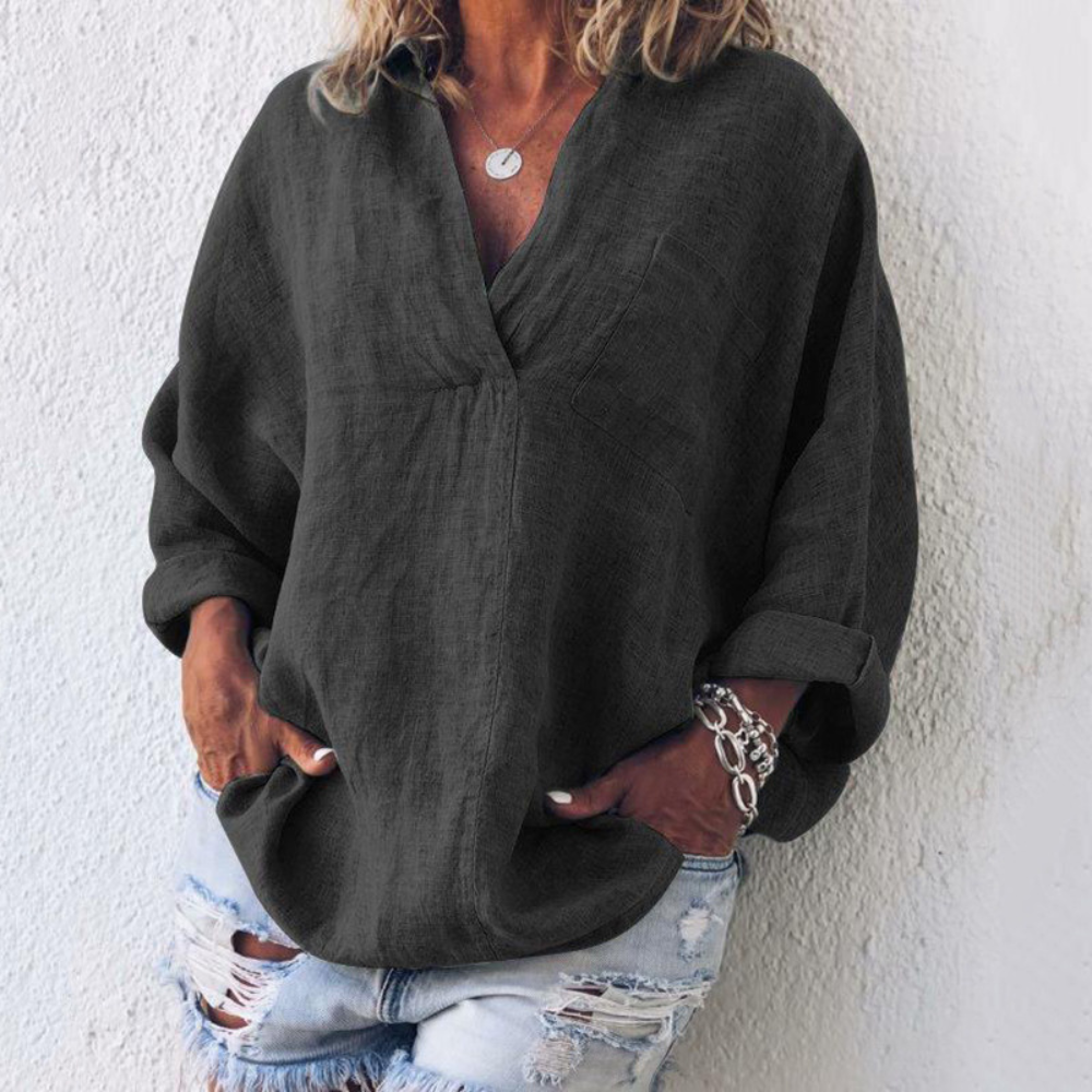 Stylish and luxurious women's Brenda blouse in oversize - the perfect choice for any elegant woman!