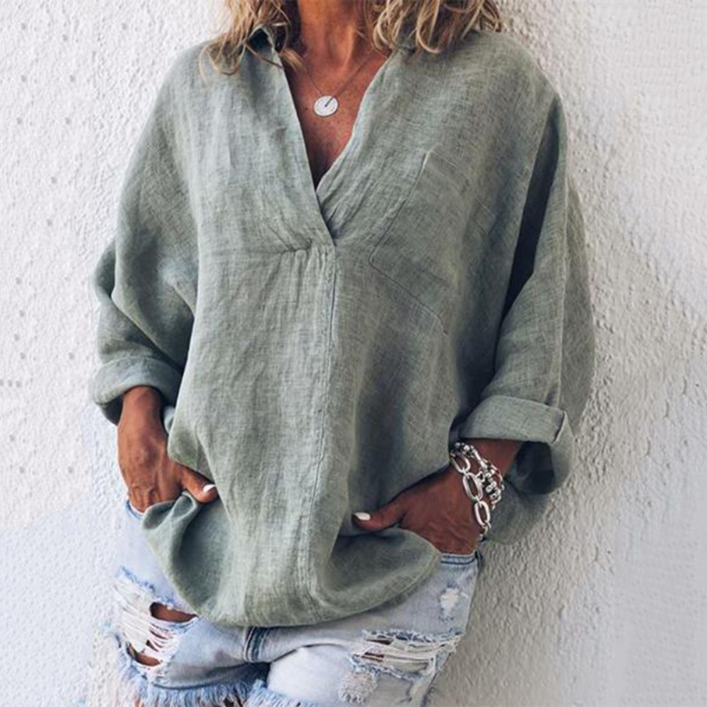 Stylish and luxurious women's Brenda blouse in oversize - the perfect choice for any elegant woman!