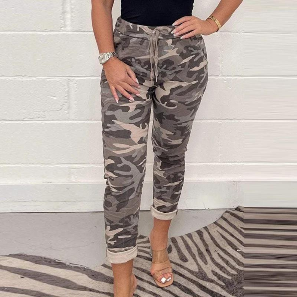 Elegant women's Penelope trousers in a luxurious camouflage pattern for exceptional comfort and style