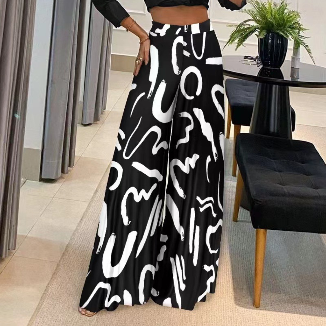 Elegant Ruby women's trousers with airy fabric and wide legs - the perfect choice for any occasion!