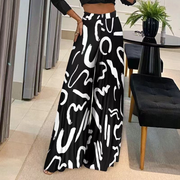 Elegant Ruby women's trousers with airy fabric and wide legs - the perfect choice for any occasion!
