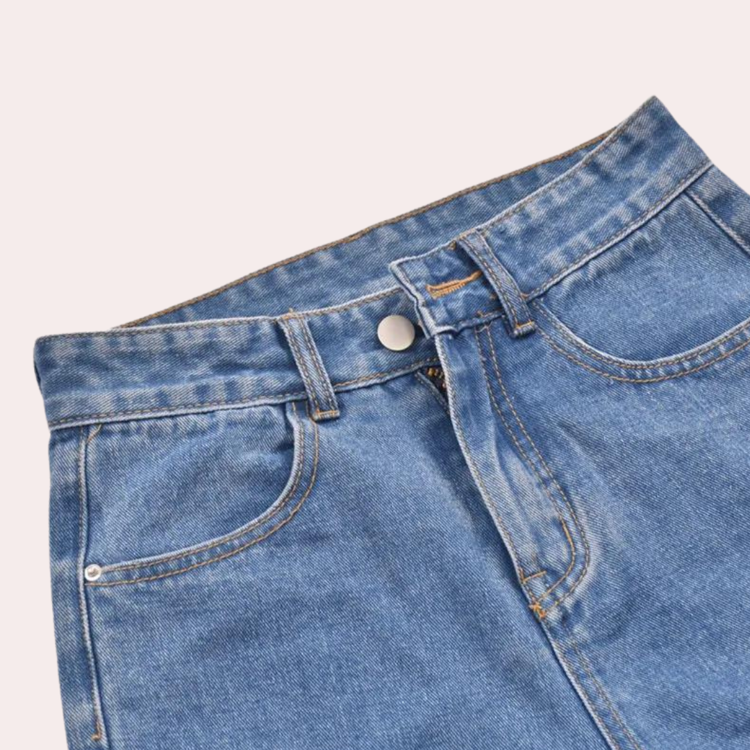 Stylish Dora high-waisted shorts for women