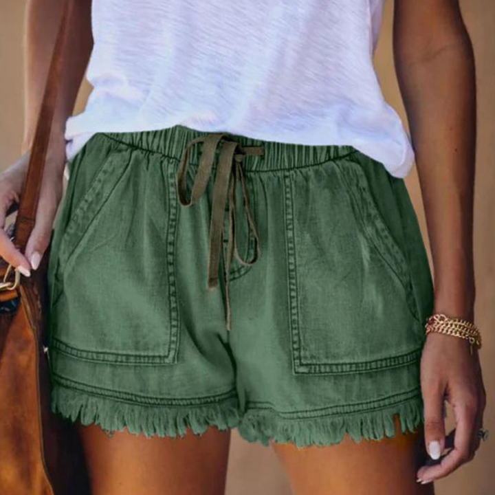 Delfine - Stylish women's shorts with practical side pockets for effortless elegance