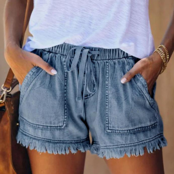 Delfine - Stylish women's shorts with practical side pockets for effortless elegance