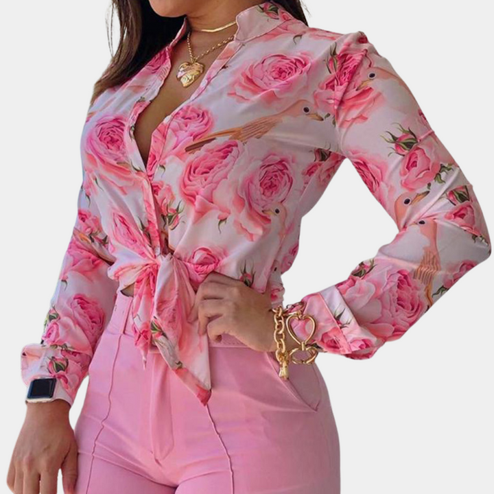 Ora - Luxurious summer ensemble with a sophisticated blouse and comfortable shorts for perfect style