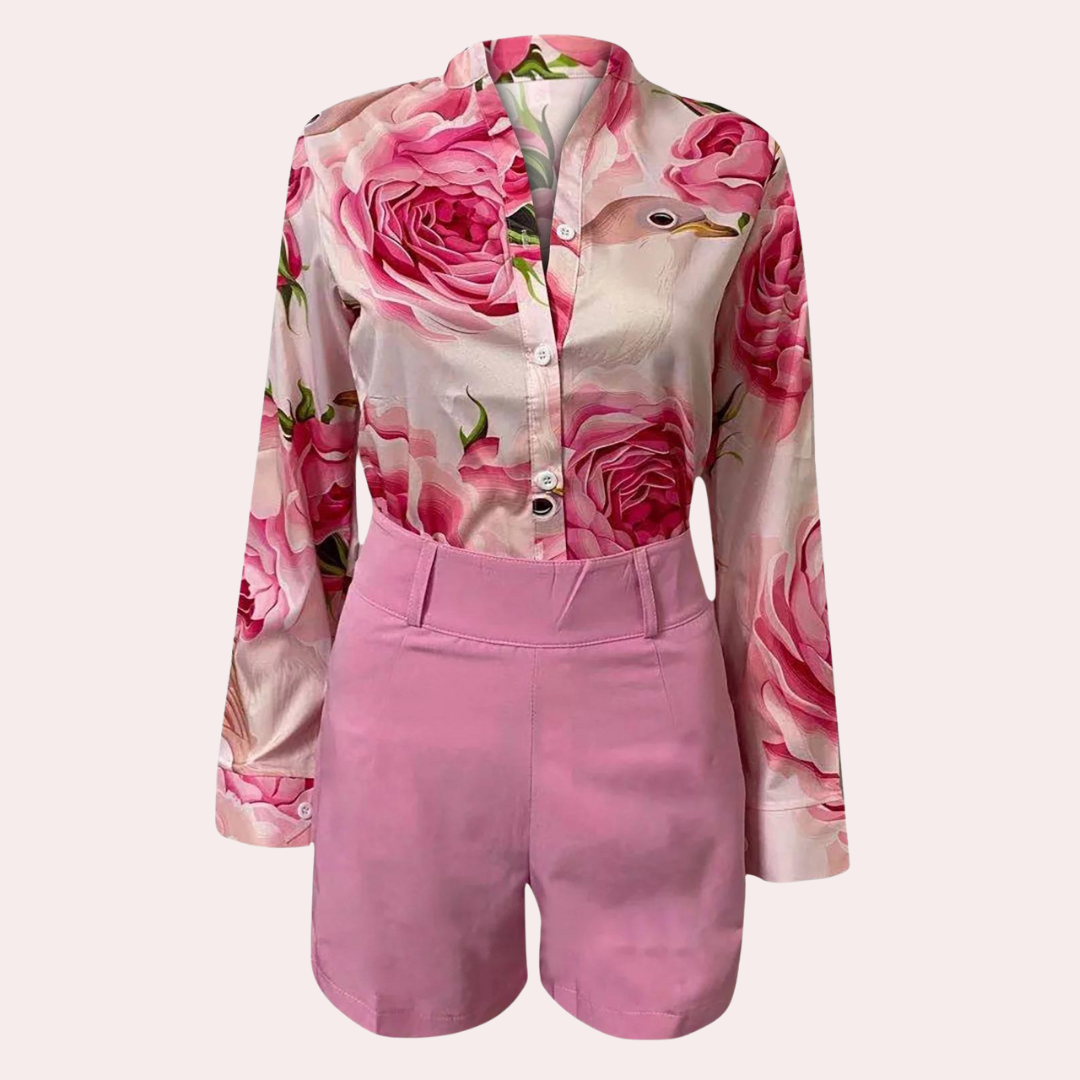 Ora - Luxurious summer ensemble with a sophisticated blouse and comfortable shorts for perfect style