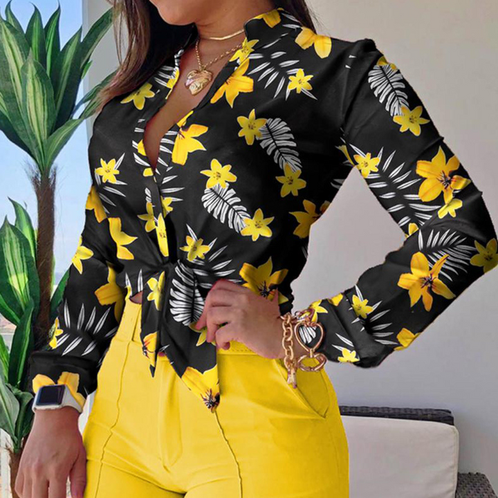 Ora - Luxurious summer ensemble with a sophisticated blouse and comfortable shorts for perfect style