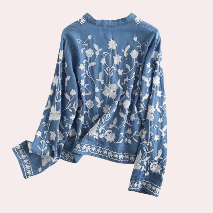 Stunning Breanne cardigan with embroidered flowers for elegant women