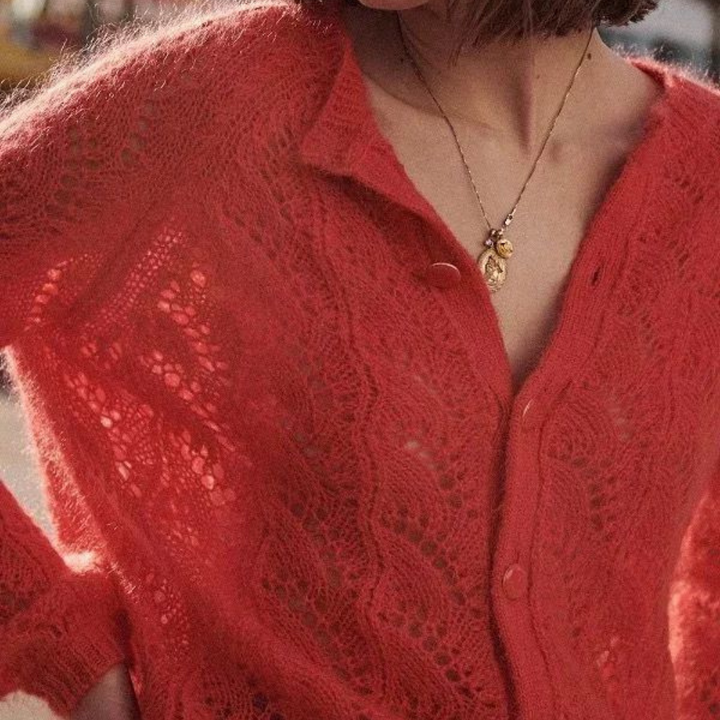 Stylish women's Delfina knitted waistcoat - everyday elegance and comfort for an exceptional figure
