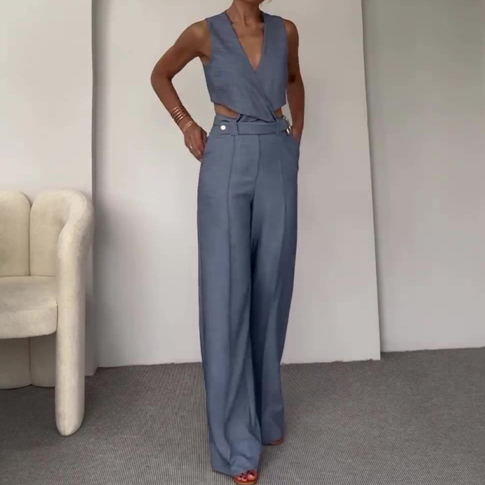 Aleyna - an elegant two-piece set, perfect for any occasion