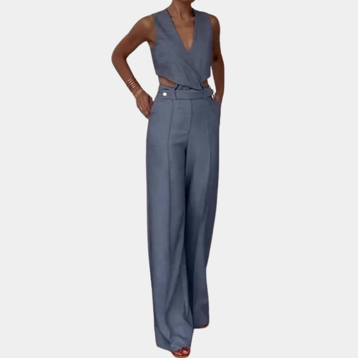Aleyna - an elegant two-piece set, perfect for any occasion