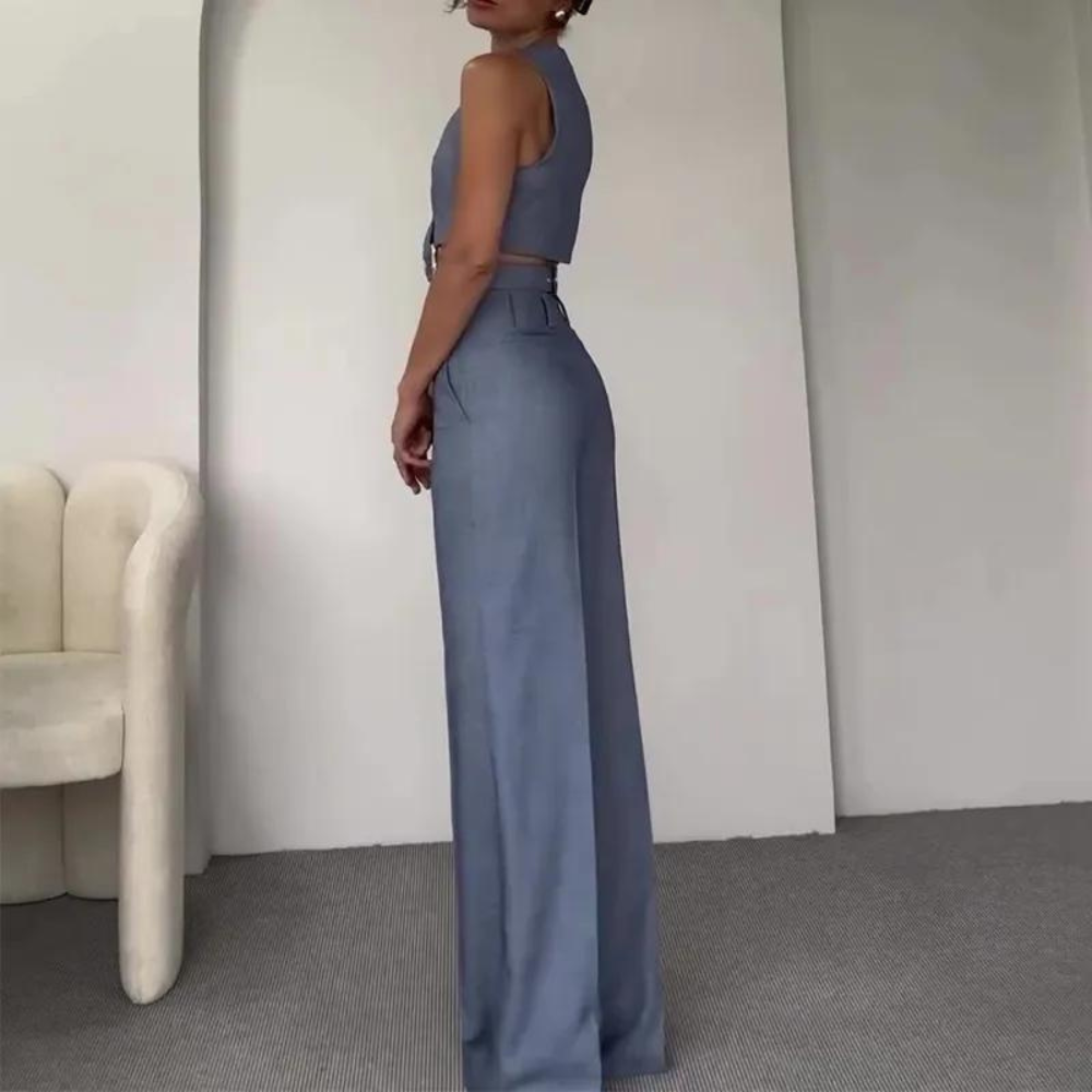 Aleyna - an elegant two-piece set, perfect for any occasion