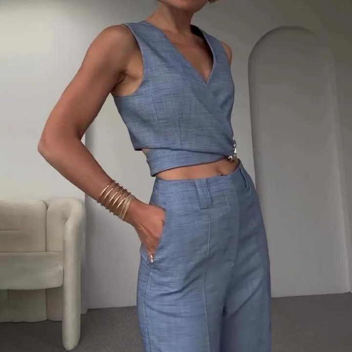 Aleyna - an elegant two-piece set, perfect for any occasion
