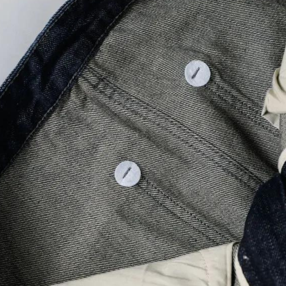 Fashionable and comfortable men's jeans - the perfect choice for a casual look!