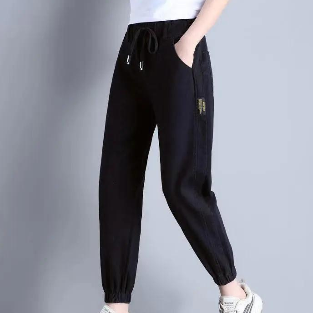 Lucrezia - Elegant women's jeans with adjustable drawcord for perfect comfort and cut!