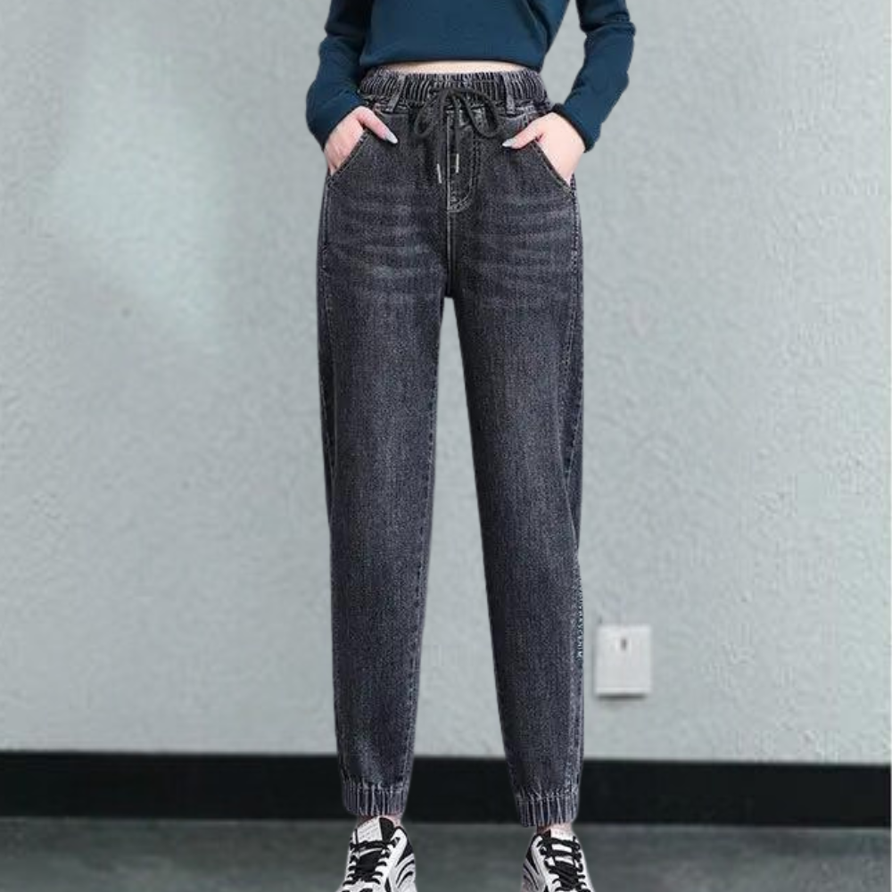 Lucrezia - Elegant women's jeans with adjustable drawcord for perfect comfort and cut!