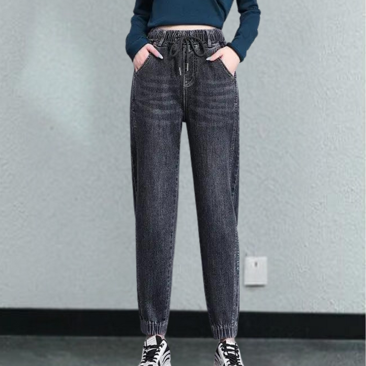 Lucrezia - Elegant women's jeans with adjustable drawcord for perfect comfort and cut!