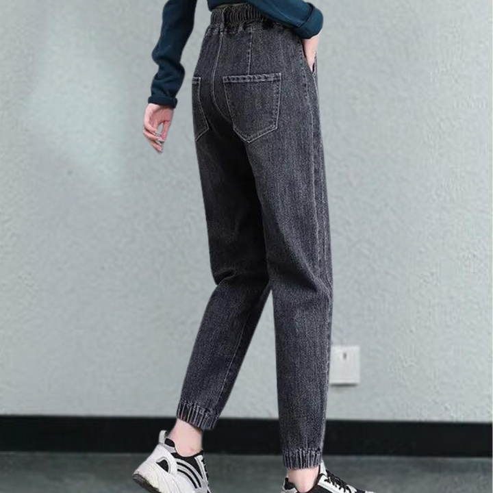 Lucrezia - Elegant women's jeans with adjustable drawcord for perfect comfort and cut!