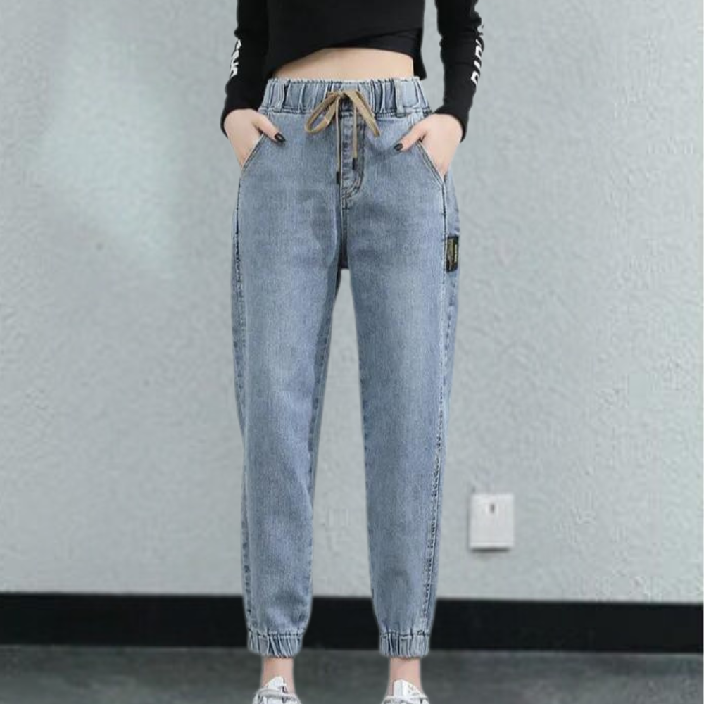 Lucrezia - Elegant women's jeans with adjustable drawcord for perfect comfort and cut!