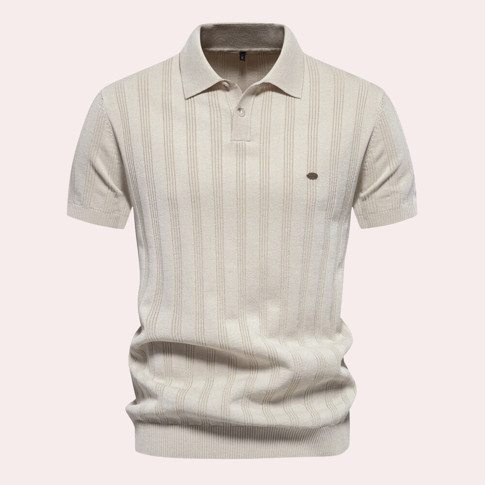 Elegant knitted T-shirt for the modern man
