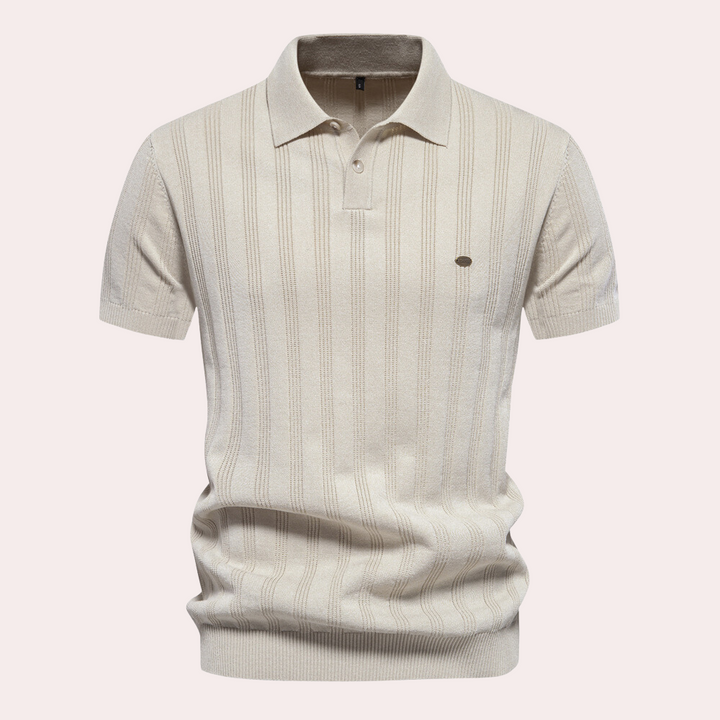 Elegant knitted T-shirt for the modern man