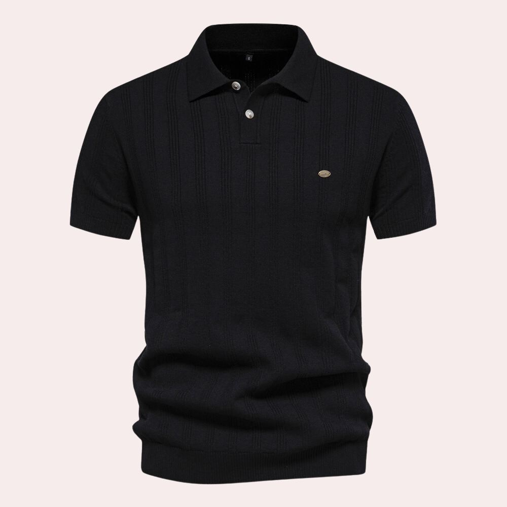Elegant knitted T-shirt for the modern man