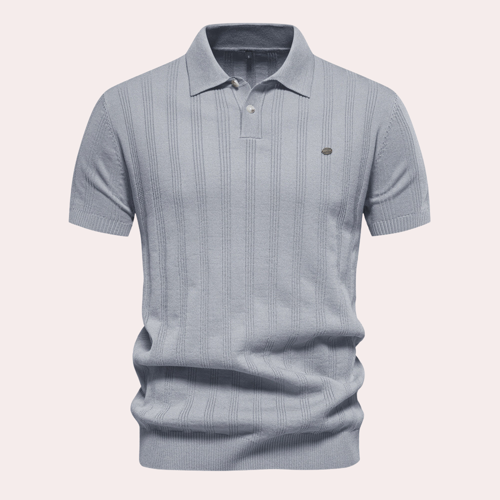 Elegant knitted T-shirt for the modern man