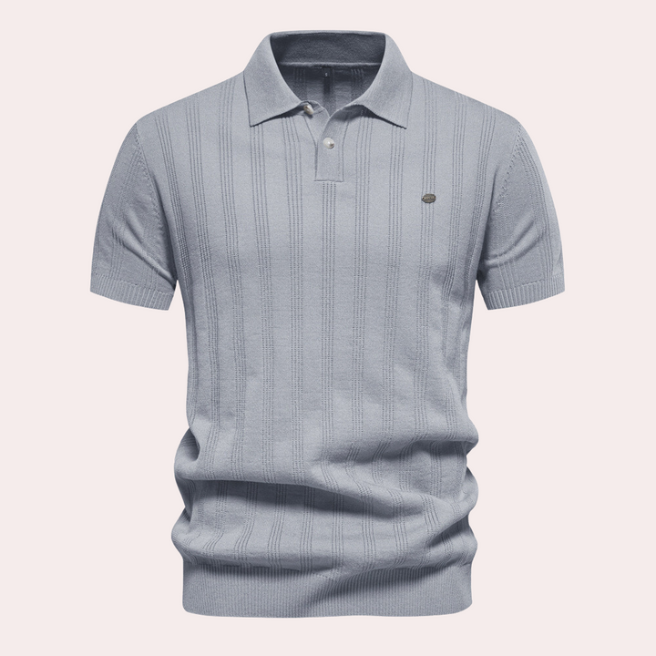 Elegant knitted T-shirt for the modern man