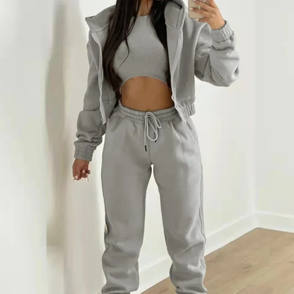 Bella - An exclusive 3-piece women's set that impresses with style and provides maximum comfort!