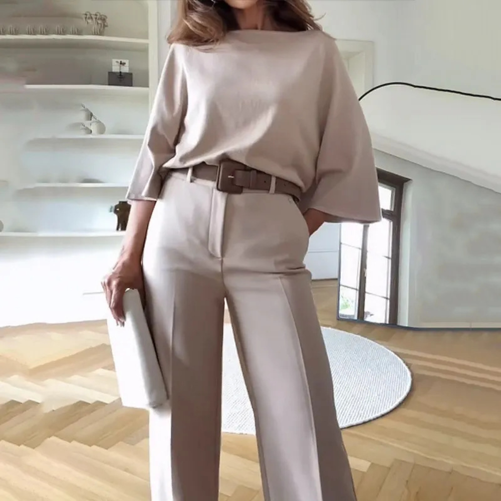 Stylish Suzanne women's 2-piece set - the perfect way to look elegant and sophisticated!